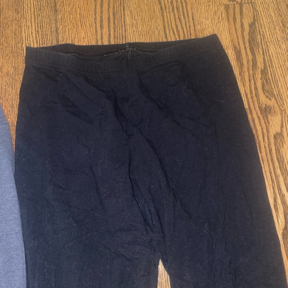 Old Navy women’s  Black and Gray Leggings - Picture 3 of 5